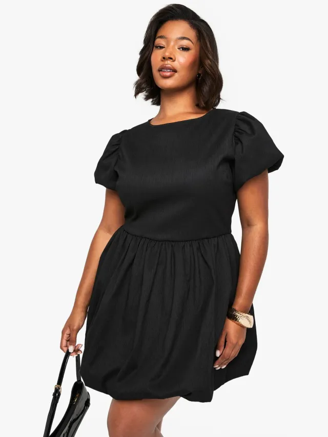 boohoo Dames PLUS VERSTEVIGDE GETEXTUREERDE PUFFBALL SKATERJURK Zwart
