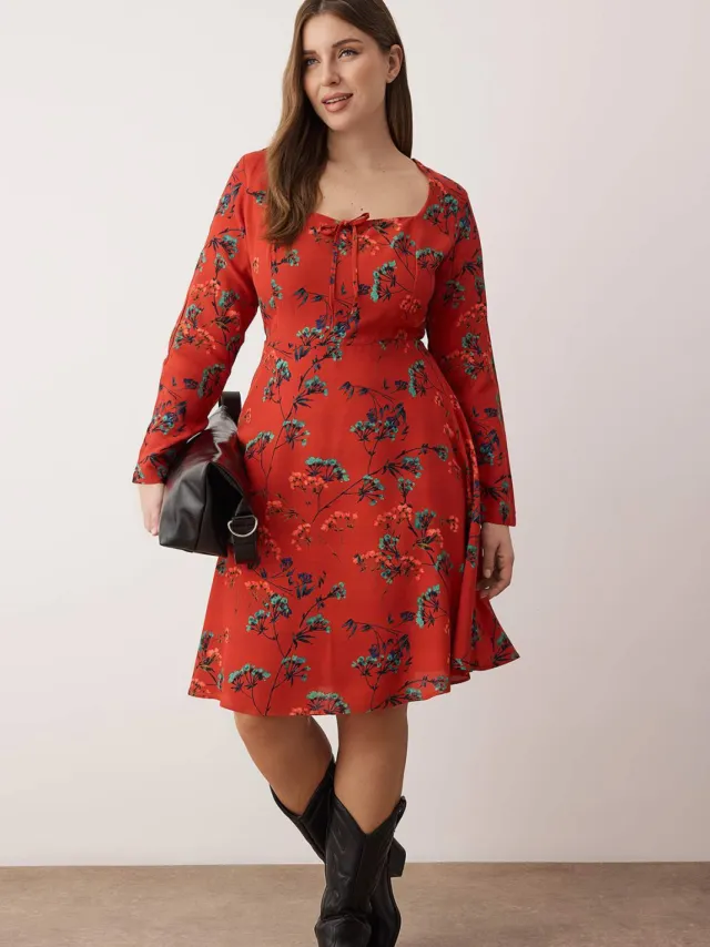 Trendyol Curve Dames Bordeaux Bloemen Kort / Mini Lang Casual A-lijn Grote maten Jurk Bordeauxrood