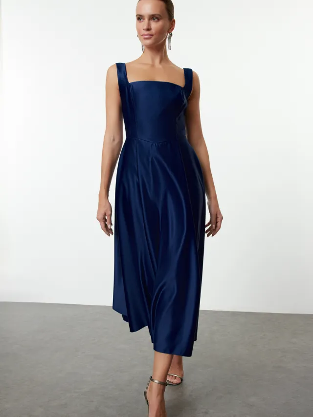 Trendyol TRENDYOLMİLLA Dames Donkerblauw Effen Midi Mouwloos Stijlvol/Avond Skater Jurken Marineblauw/Blauw