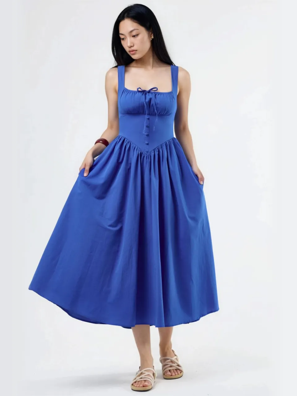 Busem Midi-jurk met vierkante kraag en knoopdetails Blauw