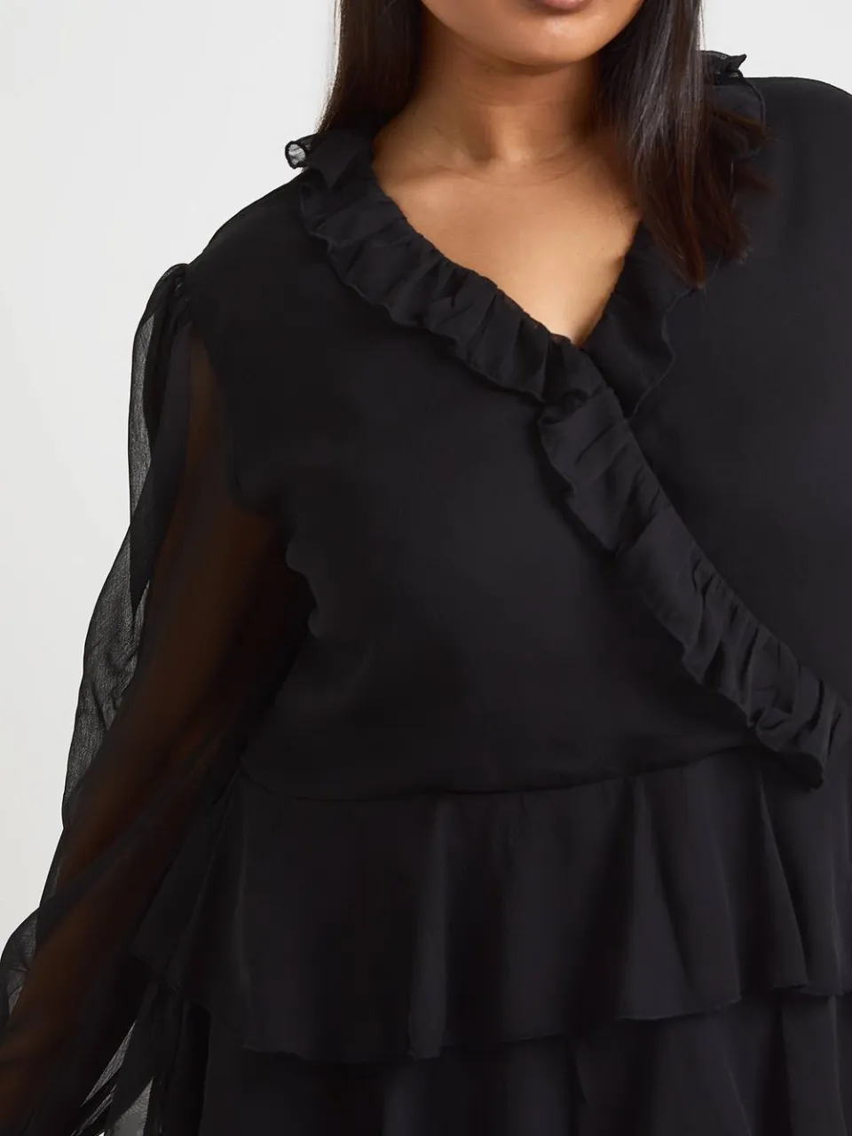 boohoo Dames Plus Ruffle Wrap Skater Jurk zwart, foto 4