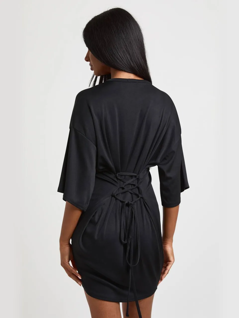 boohoo Dames Basic Supersoft T-shirtjurk Met Gecinchte Taille zwart, foto 2