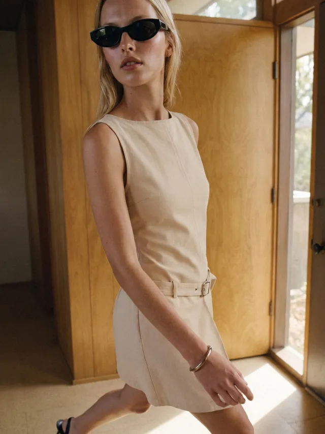 Trendyol TRENDYOLMİLLA Dames Beige Effen Kort / Mini Mouwloos A-lijn Jurken, foto 2
