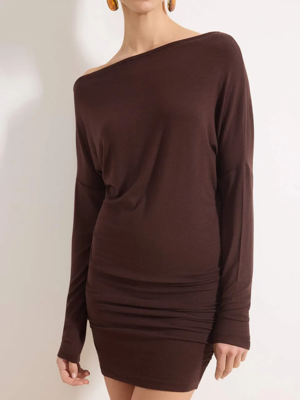 Trendyol TRENDYOLMİLLA Dames Bruin Effen Kort / Mini Lang Casual Bodycon Jurken, foto 2