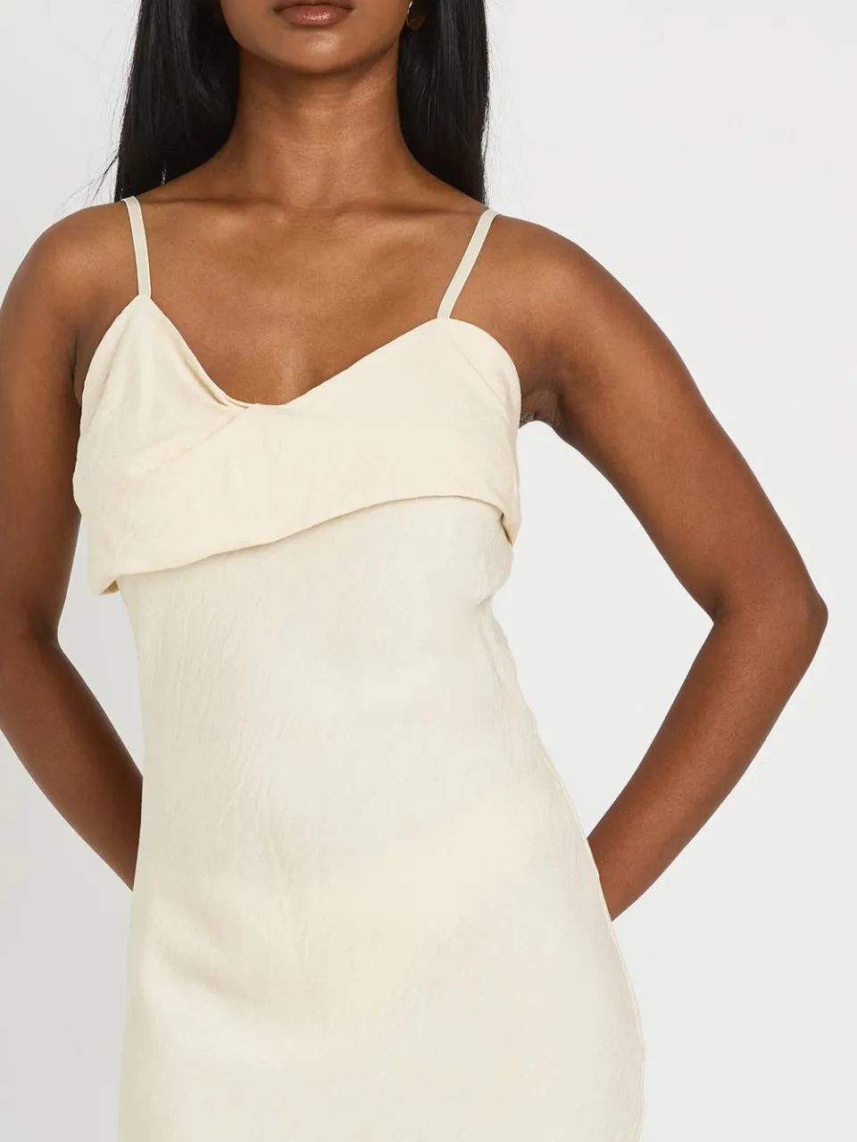 boohoo Dames Getextureerde Geweven Midi Jurk Met Omgeslagen Detail crème, foto 3