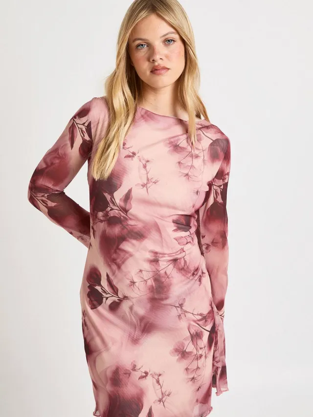 boohoo Dames Lange Bloemen Mesh Wijduitlopende Mouw Mini Jurk Zacht Roze
