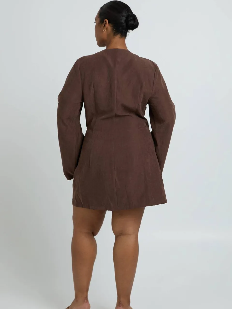 boohoo Dames Plus Perzik Wikkel Jurk chocoladebruin, foto 2