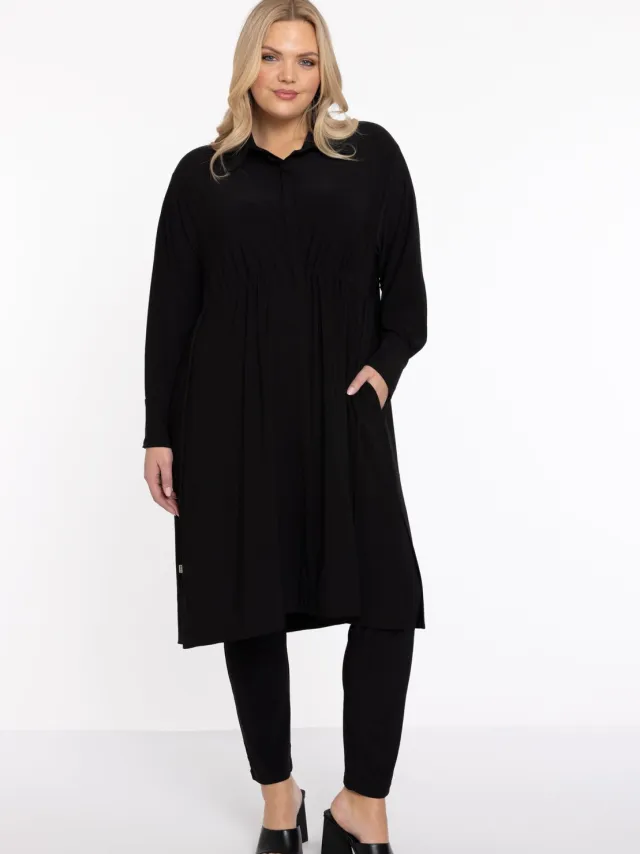 Yoek Tuniek met tailleband | Grote maten tuniek | Zwart