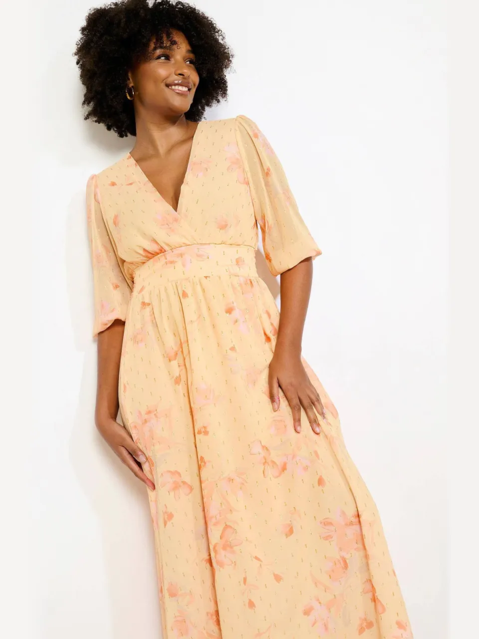 LOLALIZA gebloemde midi jurk met lurex geel, foto 4