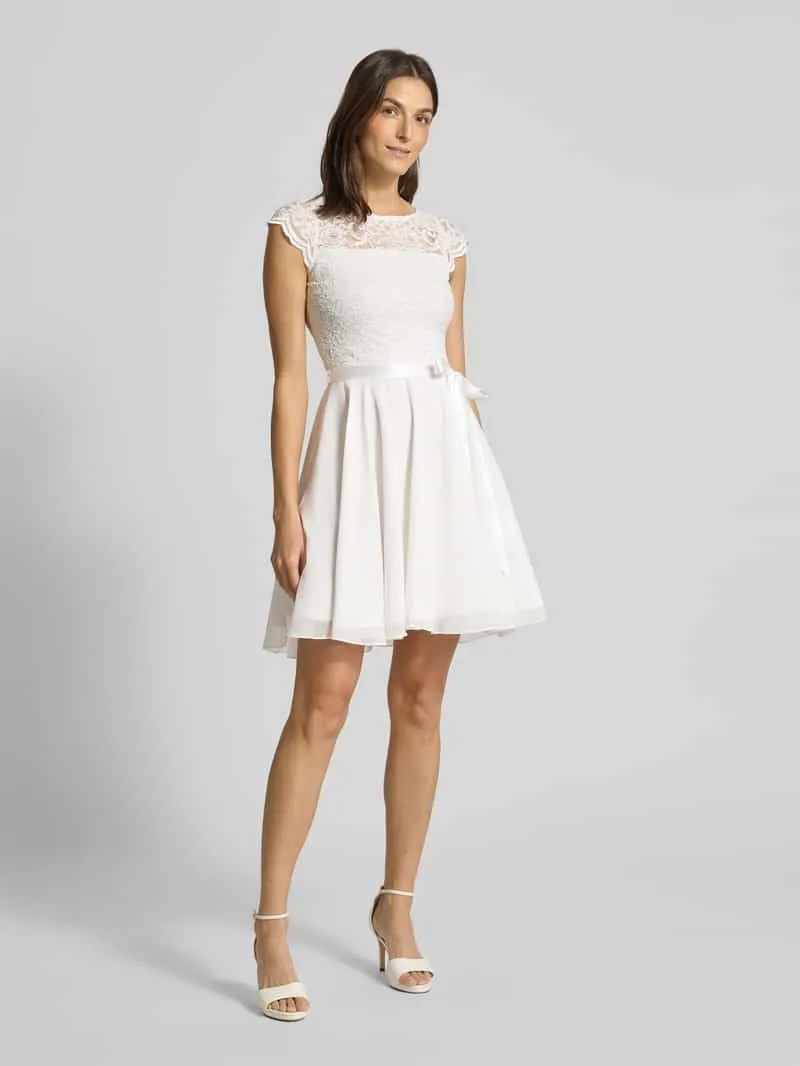 Swing Cocktailjurk met kant en strikceintuur offwhite, foto 3