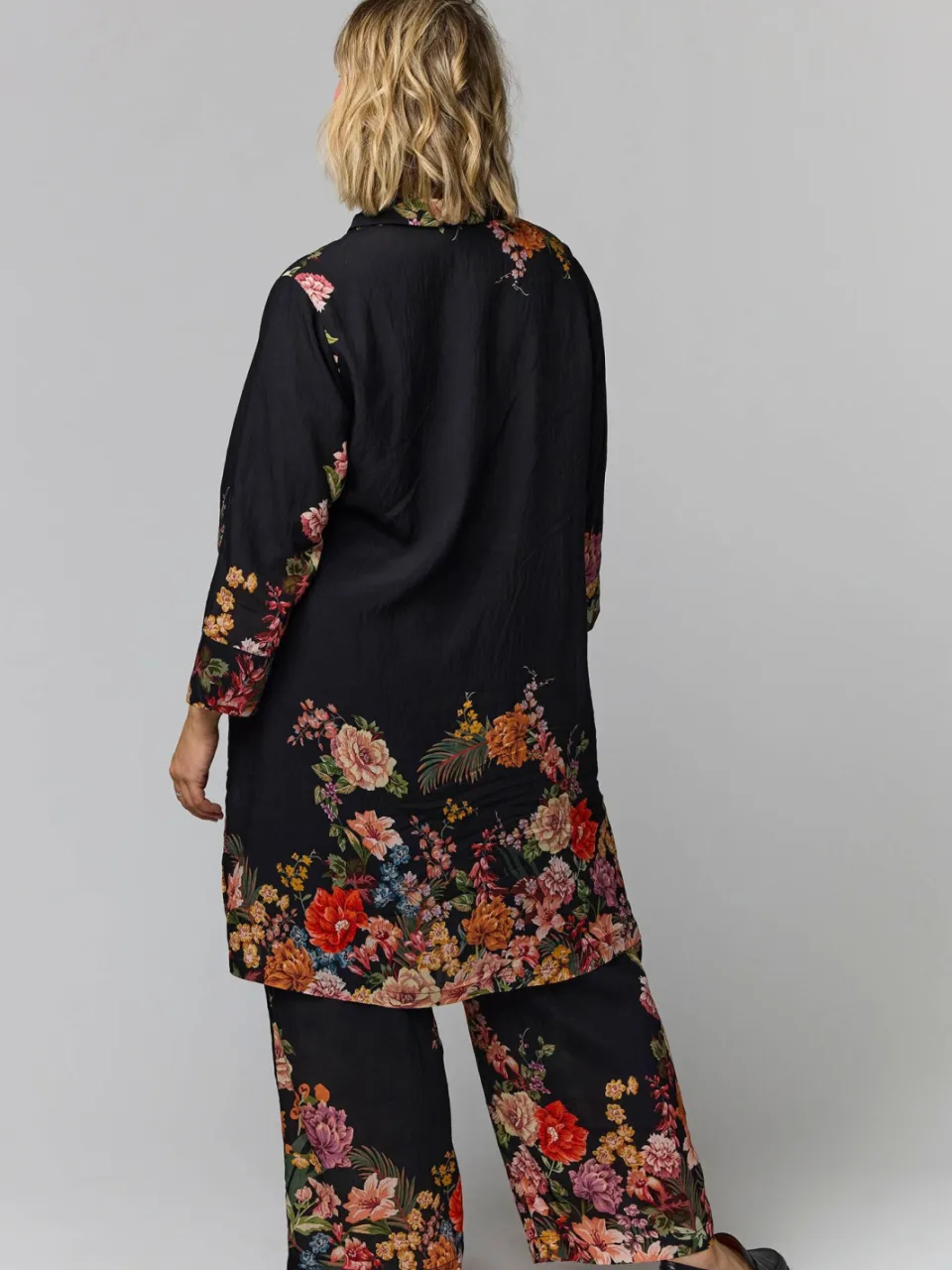 Gozzip gebloemde korte jurk Plus Size - zwart, foto 3