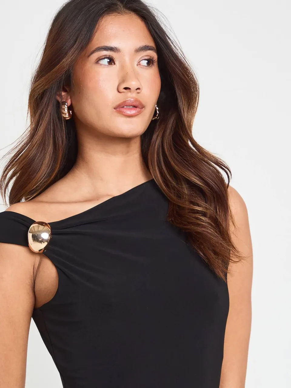 boohoo Dames Glanzende Maxi-jurk Met Gouden Biesdetail En Asymmetrische Hals, foto 2