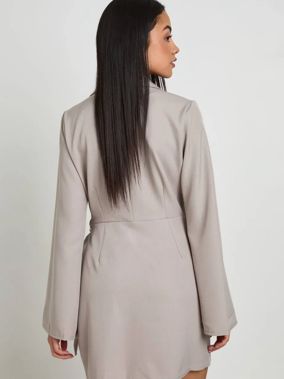 boohoo Dames Linnen-look Blazerjurk Met Gouden Bies En Strikdetail Aan De Zijkant, foto 2