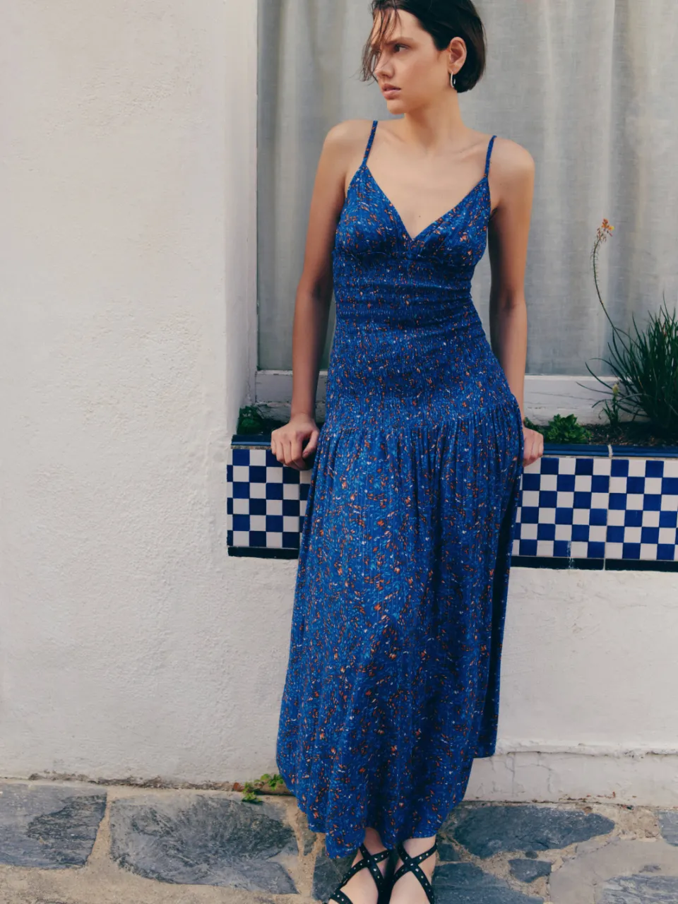 Mango maxi jurk met print en smockwerk marineblauw