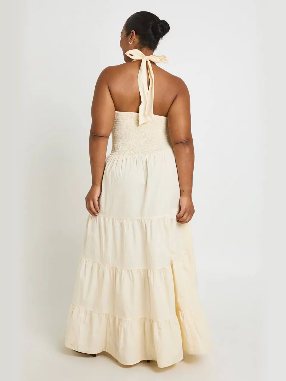 boohoo Dames Plus Halterneck Poplin Maxi Jurk citroen, foto 2