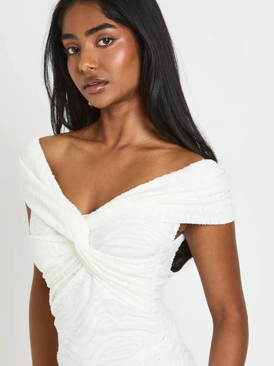 boohoo Dames Burnout Zebra Twist Bardot Jurk Met Volantrand crème, foto 4
