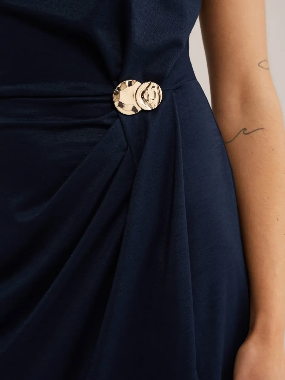 WE Fashion jurk met knoopdetail - donkerblauw, foto 3