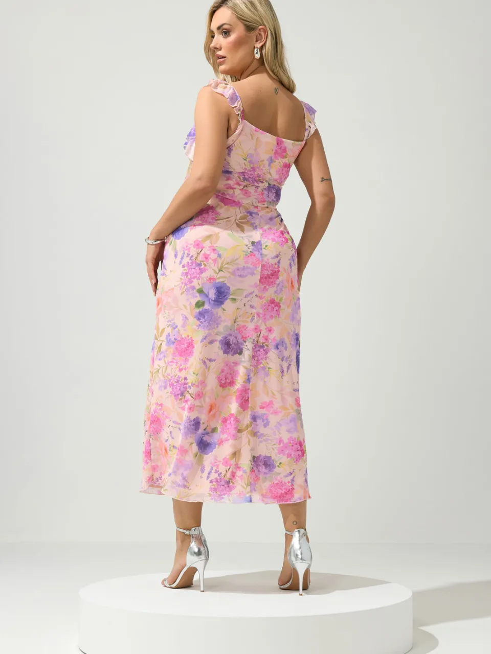 Yours London Nude Jurk Met Bloemenprint En Ruches, foto 3