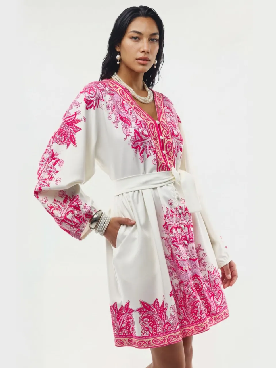 MSN Collection Gestrikt Mini-Jurk met V-hals in Paisley wit, foto 2