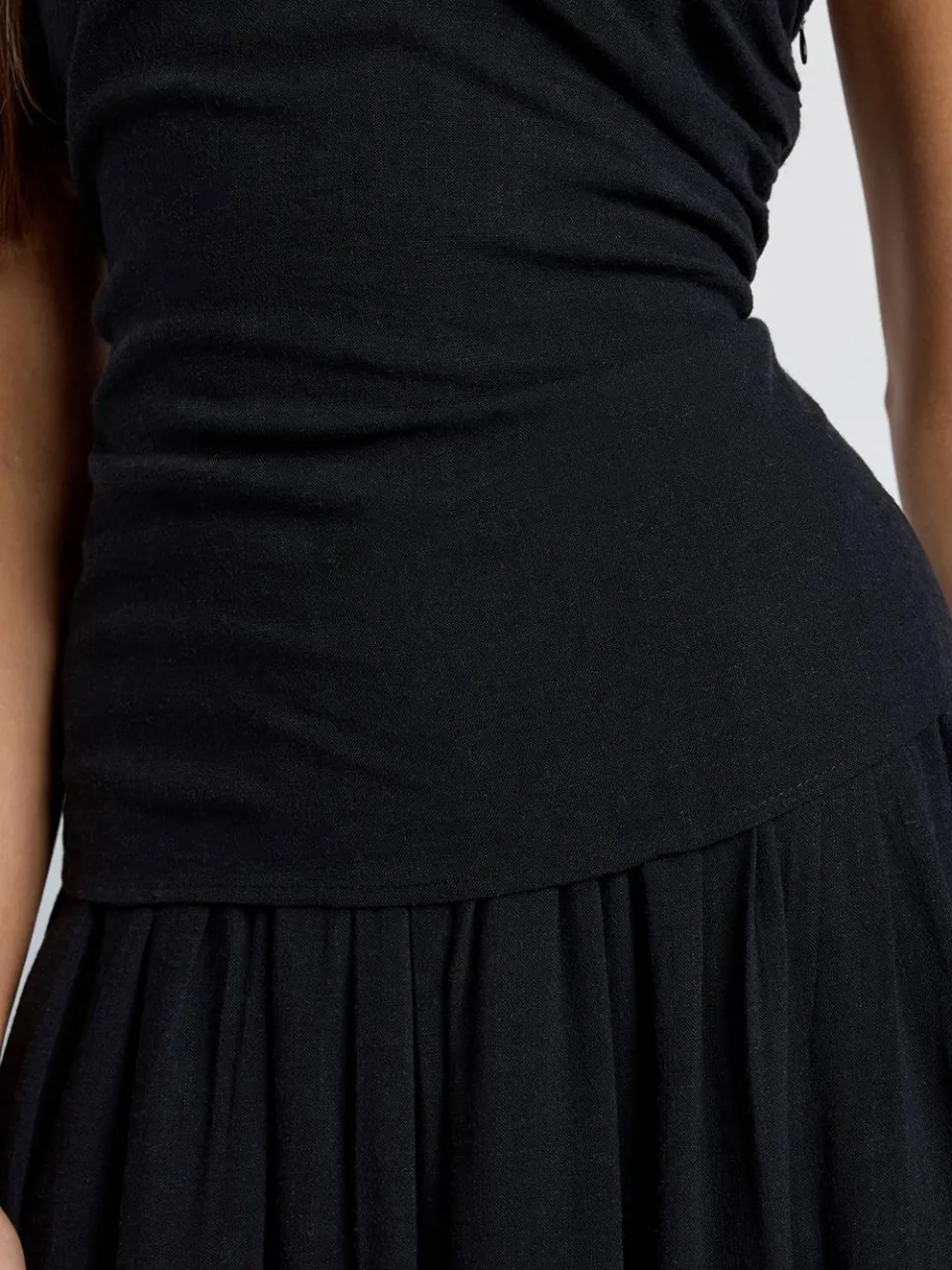 boohoo Dames Premium Linnen Bandeau Midaxi Jurk zwart, foto 4