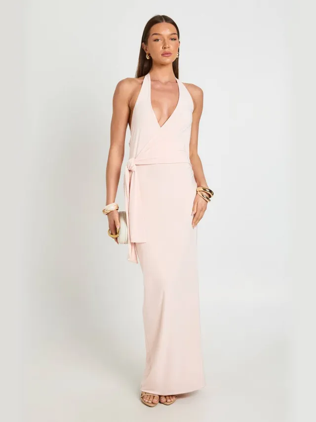 boohoo Dames Slinky Halterneck Maxi Jurk Met Strikceintuur Rozenkleurig