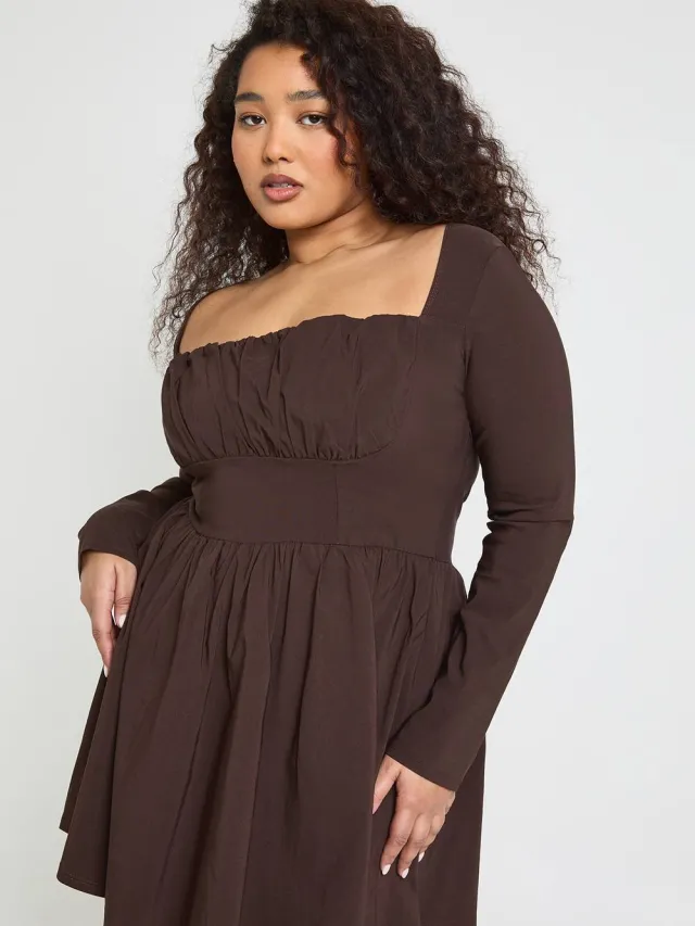 boohoo Dames Plus Bengaline Korset Lange Mouw Skater Jurk Chocoladebruin