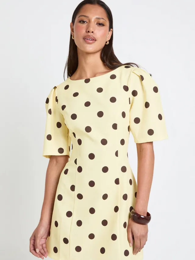 boohoo Dames Gestructureerde Mini-jurk Met Polkadots En Naaddetails Citroen
