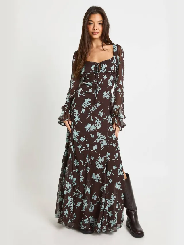 boohoo Dames Bloemrijke gekreukelde chiffon melkmeisje maxi-jurk Chocoladebruin