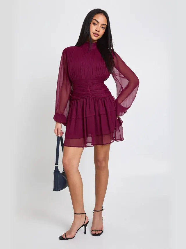 boohoo Dames Hoge Hals Geplooid Chiffon Mini Jurk Bordeaux Rood