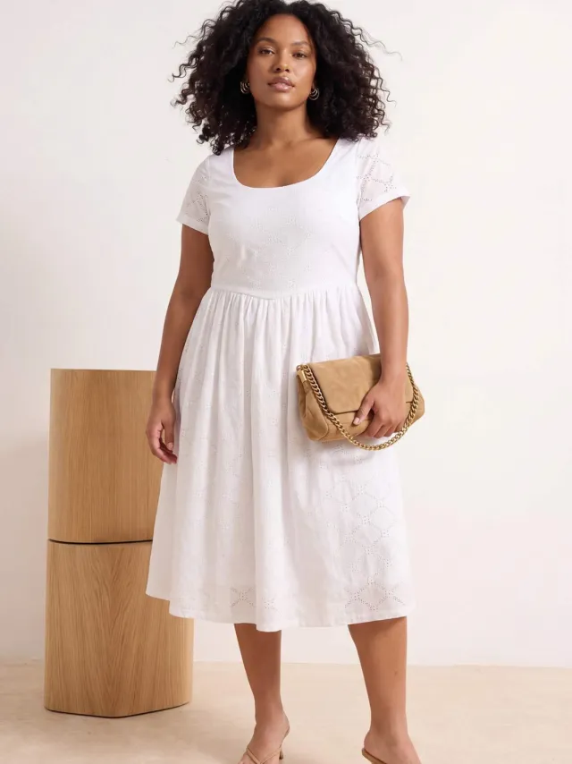 Trendyol Curve Dames Wit Effen Midi Kort A-lijn Grote maten Jurk