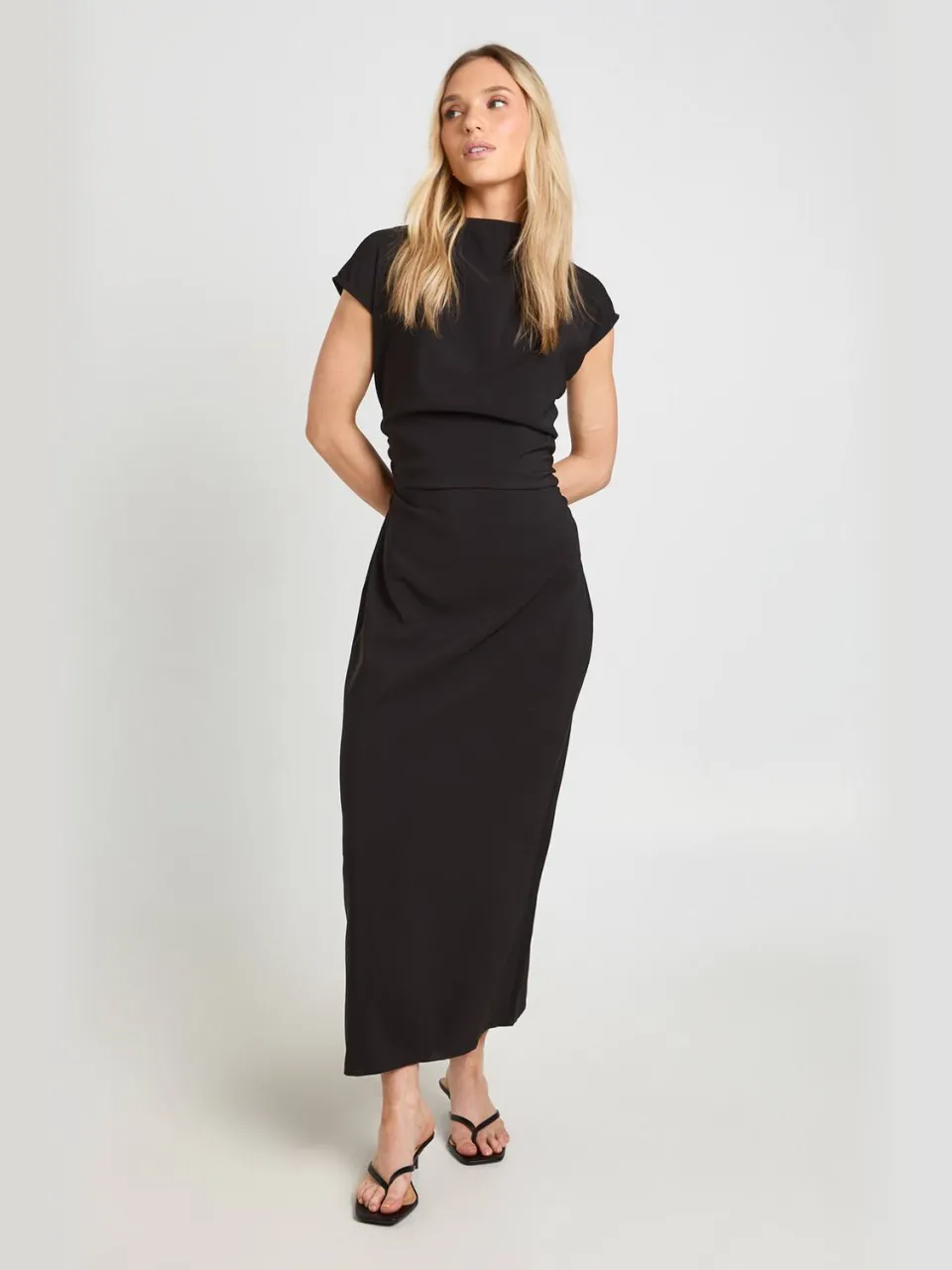boohoo Dames Petite Midaxi Jurk Met Gerimpelde Taille En Open Rug zwart, foto 2