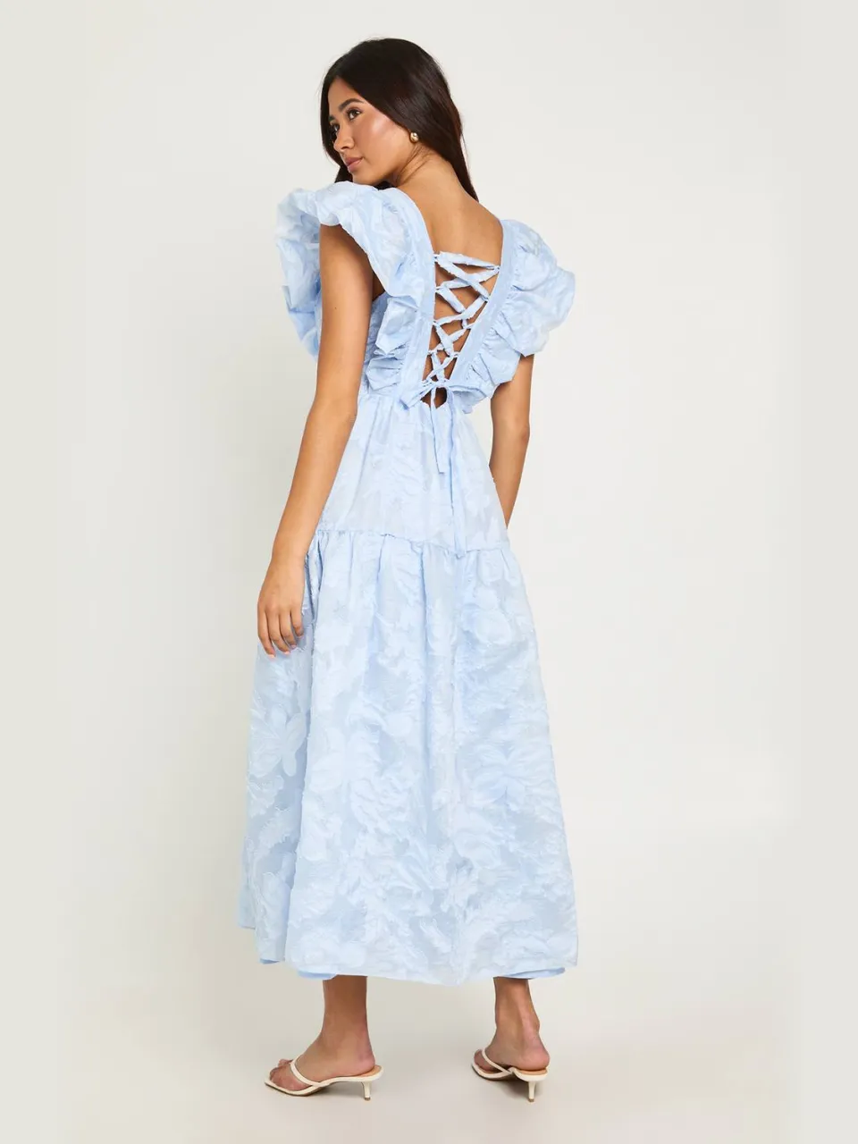 boohoo Dames Burnout Jurk Met Rijgdetail En Ruches Zoom Midaxi pastelblauw, foto 2