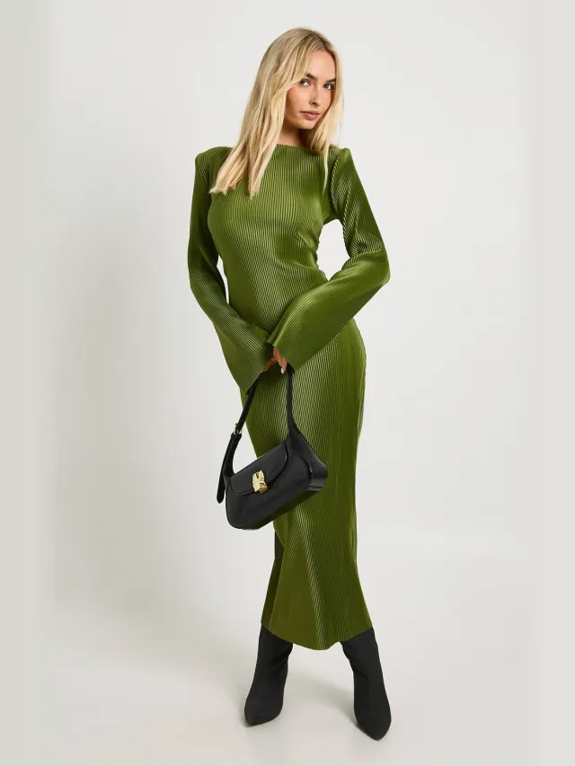 boohoo Dames Plisse midaxi-jurk met uitlopende mouwen olijf, foto 2