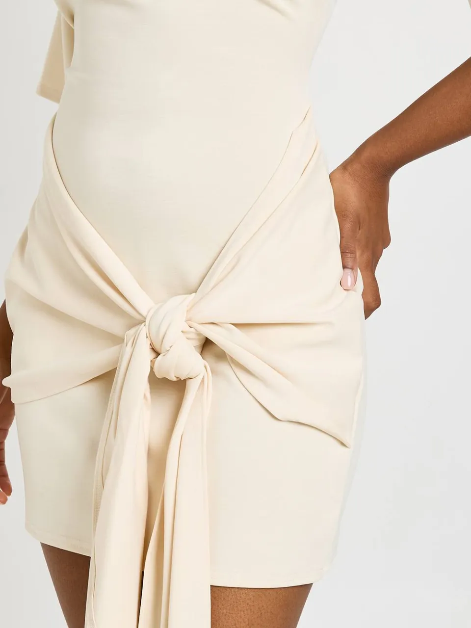 boohoo Dames Premium Jersey Jurk Met Strikdetail Aan De Voorkant crème, foto 4
