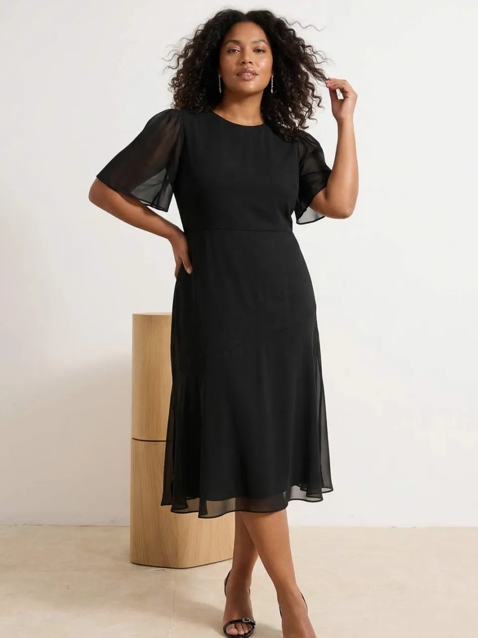 Trendyol Curve Dames Zwart Effen Midi Kort Avond / Dagelijks Skater Grote maten Jurk