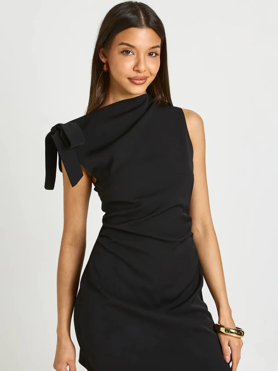 boohoo Dames Getailleerde Asymmetrische Shift Jurk Met Strikdetail Op Schouder zwart, foto 4