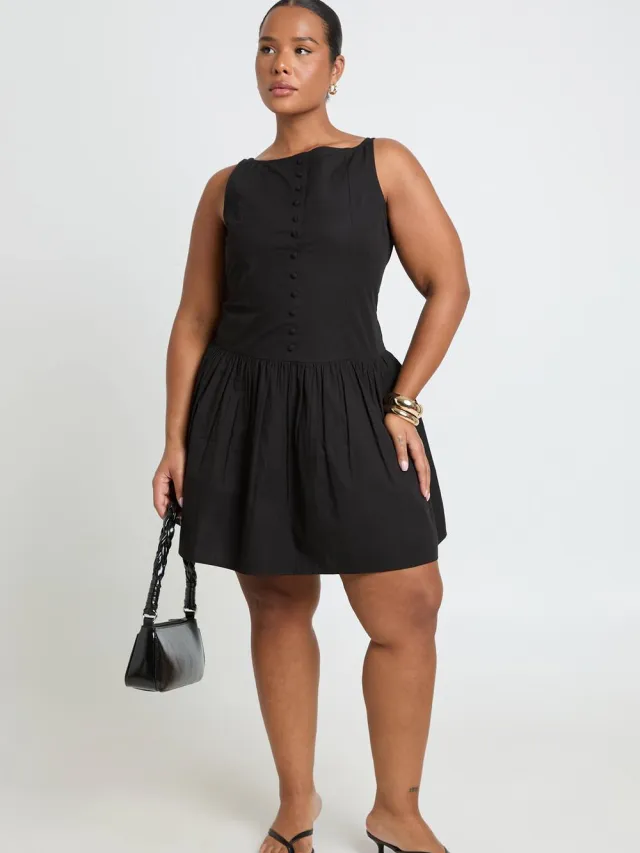 boohoo Dames Plus Skater Mini Jurk Met Boothals En Knoopdetail zwart