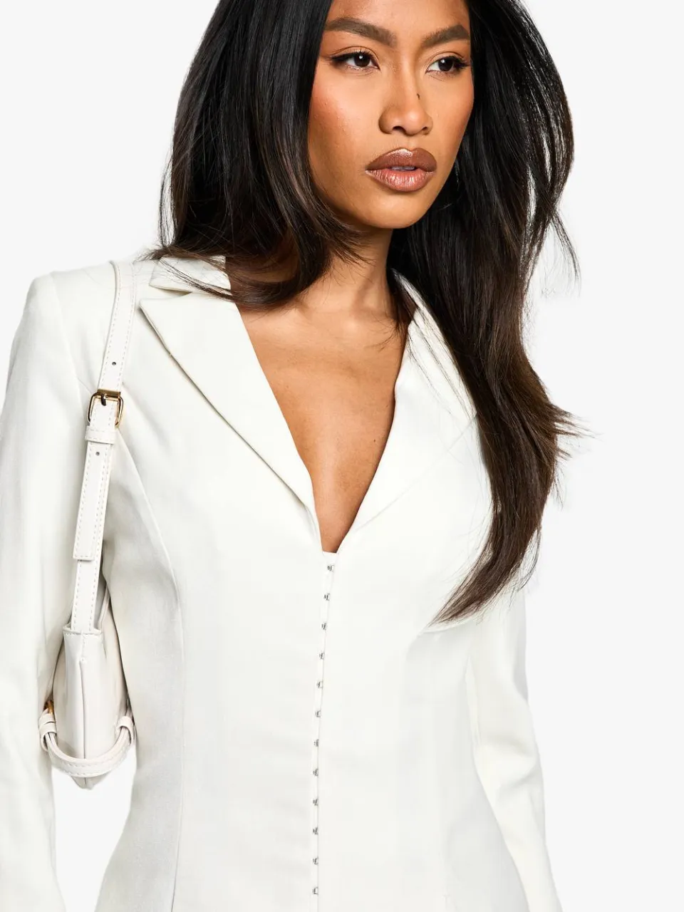 boohoo Dames Tailored Hook & Eye Detail Cinched Waist Blazer dress wit, foto 4