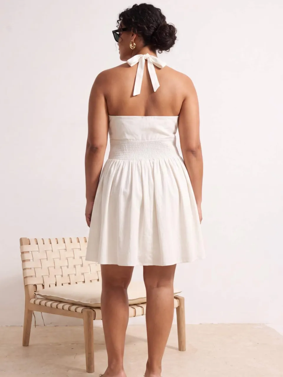 Trendyol Curve Dames Ecru Effen Kort / Mini Mouwloos Skater Grote maten Jurk, foto 2