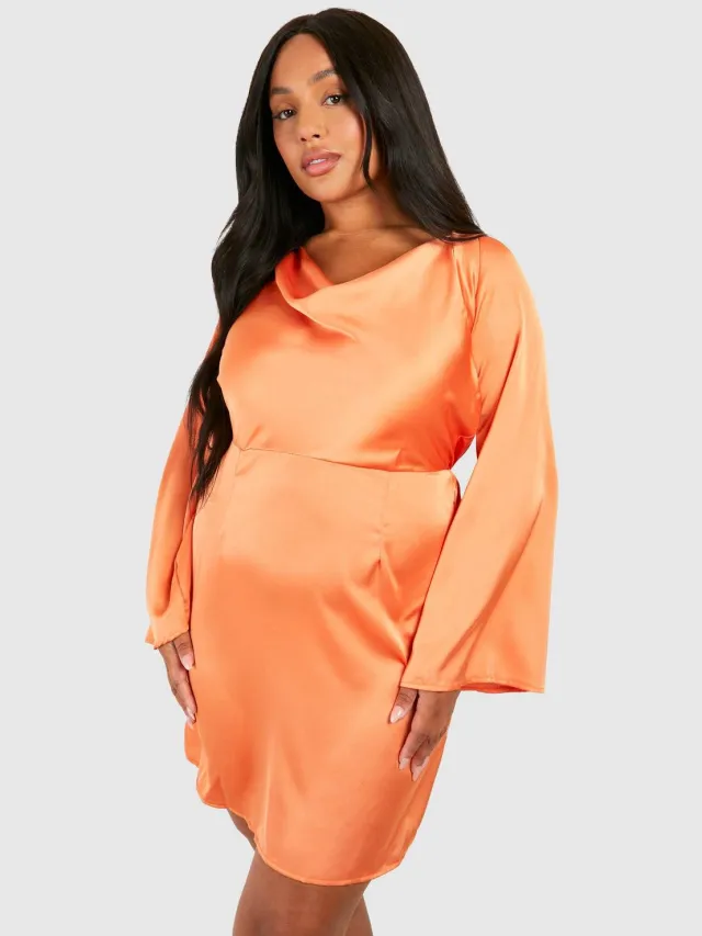 boohoo Dames Plus Textured Cowl Mini-jurk met uitlopende mouwen Oranje