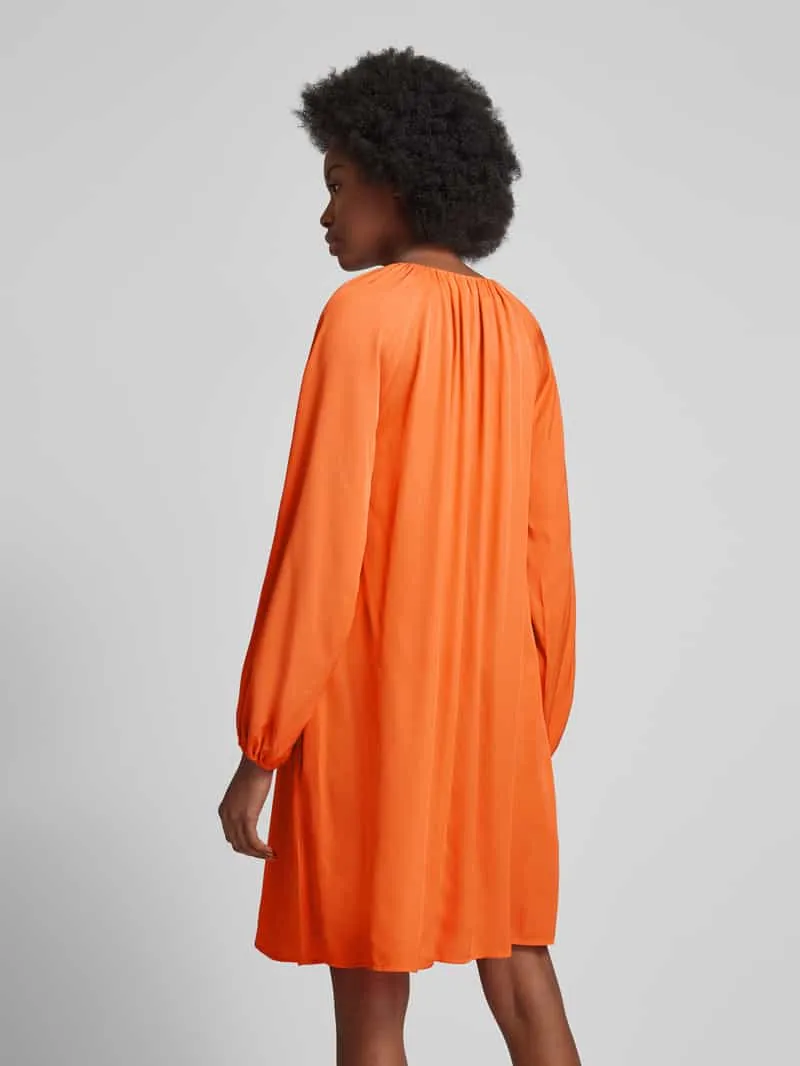 Marc O'Polo Knielange jurk van viscose met V-hals oranje, foto 3