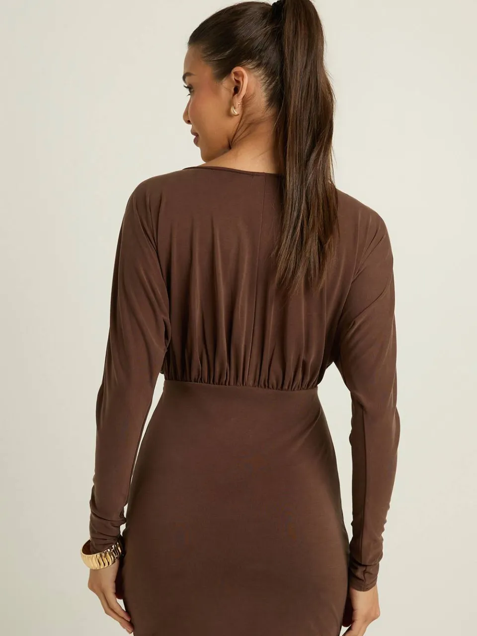 boohoo Dames Super Zachte Geplooid Mini Jurk chocoladebruin, foto 2