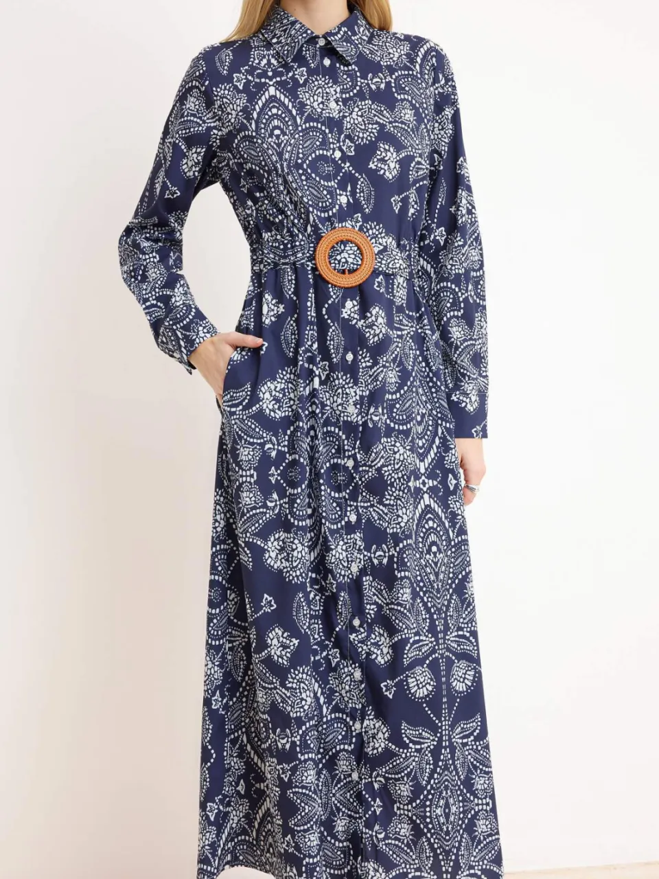 Trendyol Modest Dames Donkerblauw Etnisch patroon Maxi Lang Casual Skater Modest Jurken marineblauw/blauw, foto 2