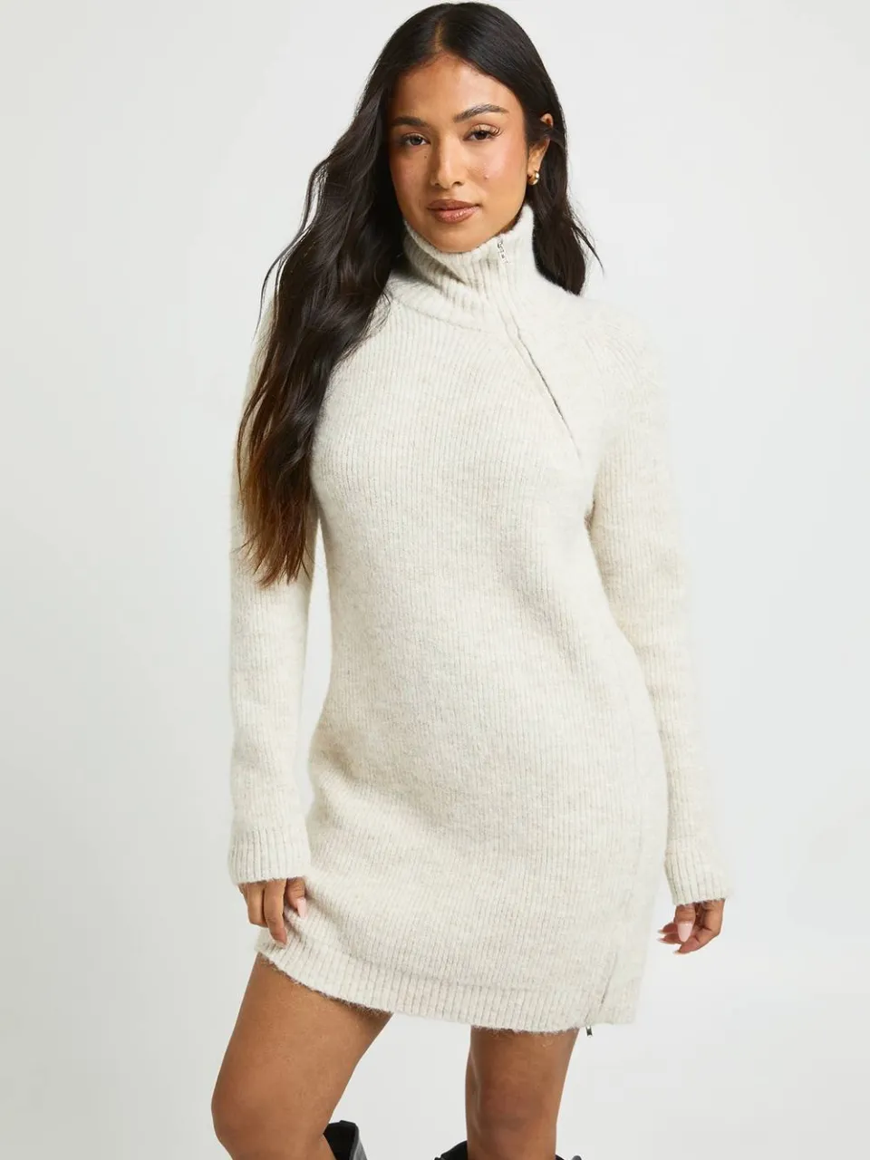 boohoo Dames Petite Gebreide Mini-jurk Met Hoge Kraag En Rits crème, foto 2