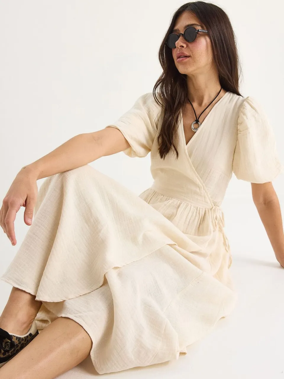 Bianco Lucci Gestructureerde V-hals Midi-jurk met Wikkelsluiting beige, foto 2