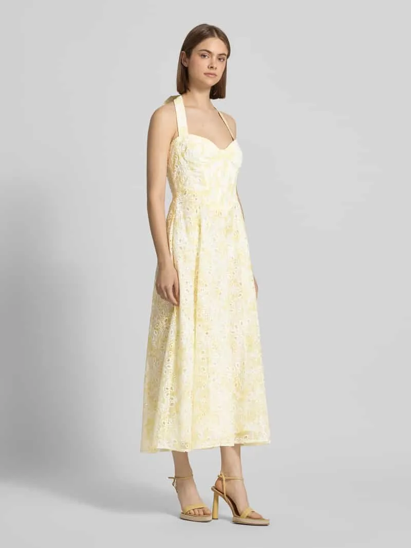 bardot midi-jurk met halter en ajourwerk model 'POLLIE' geel, foto 3