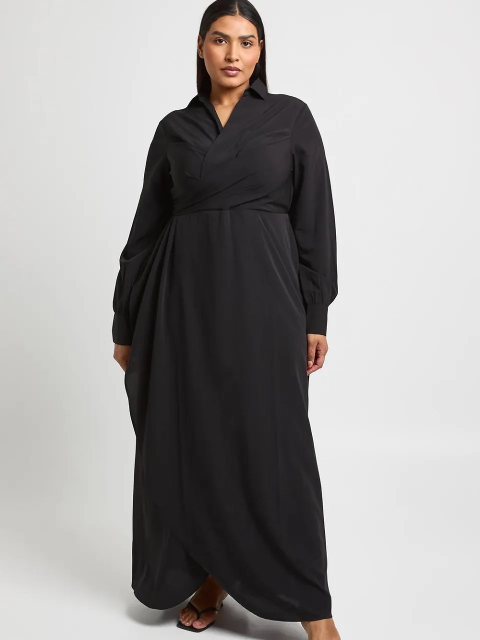 boohoo Dames Plus Maxi Jurk Met Overslag En Hemdkraag Zwart