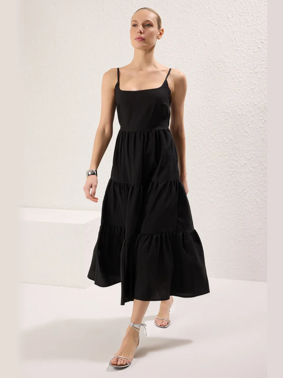 Trendyol TRENDYOLMİLLA Dames Zwart Effen Maxi Mouwloos Casual Skater Jurken