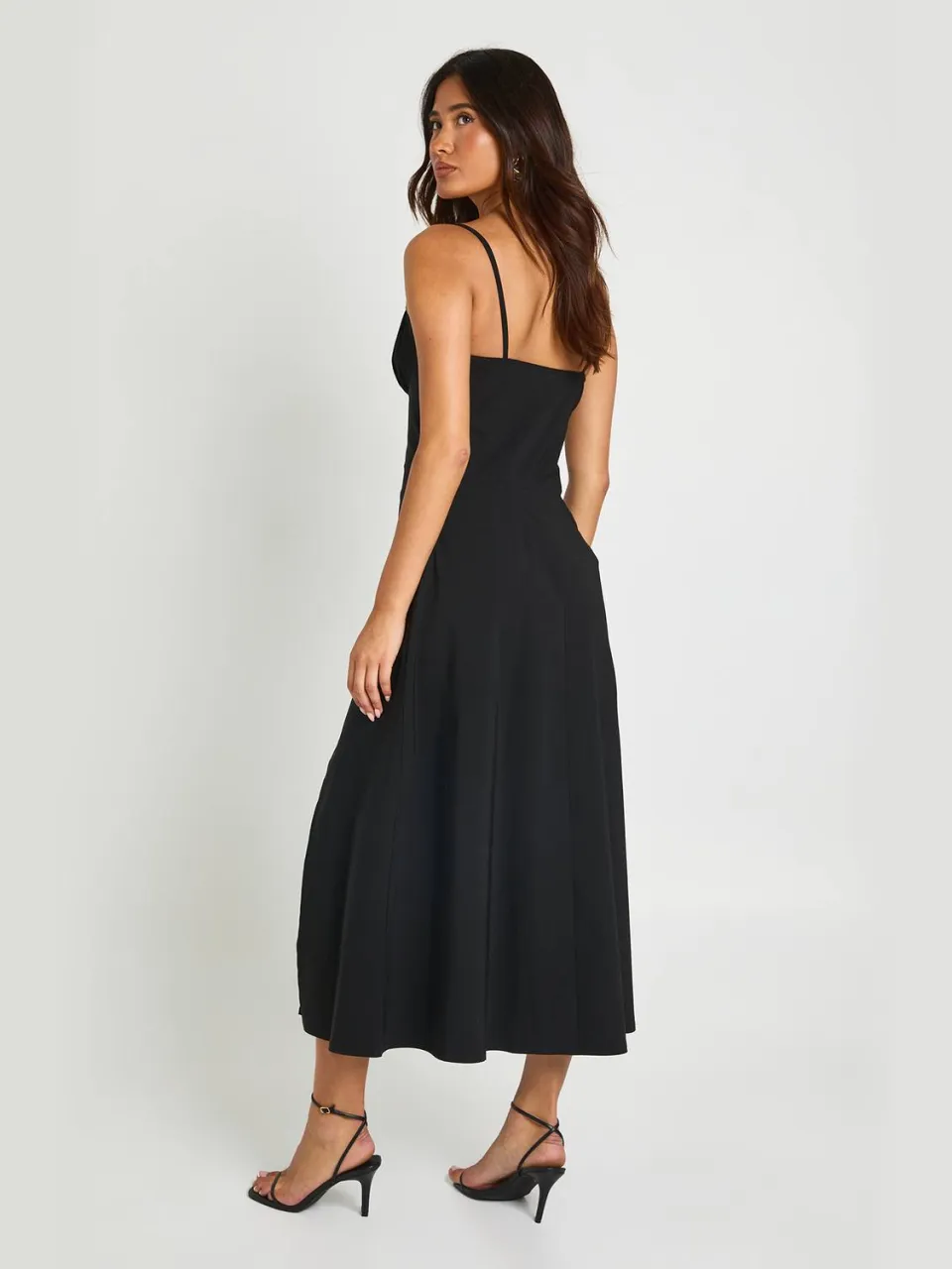 boohoo Dames Bengaline Midi-jurk Met Gerimpelde Buste En Verlaagde Taille zwart, foto 2