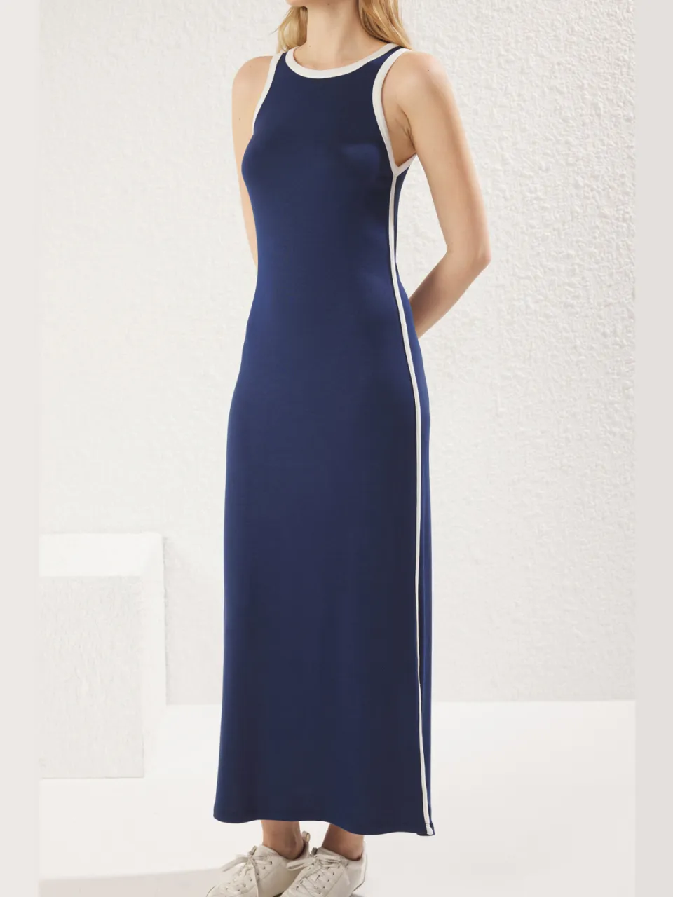 Trendyol TRENDYOLMİLLA Dames Donkerblauw Colorblock Maxi Mouwloos Casual Bodycon Jurken marineblauw/blauw, foto 2